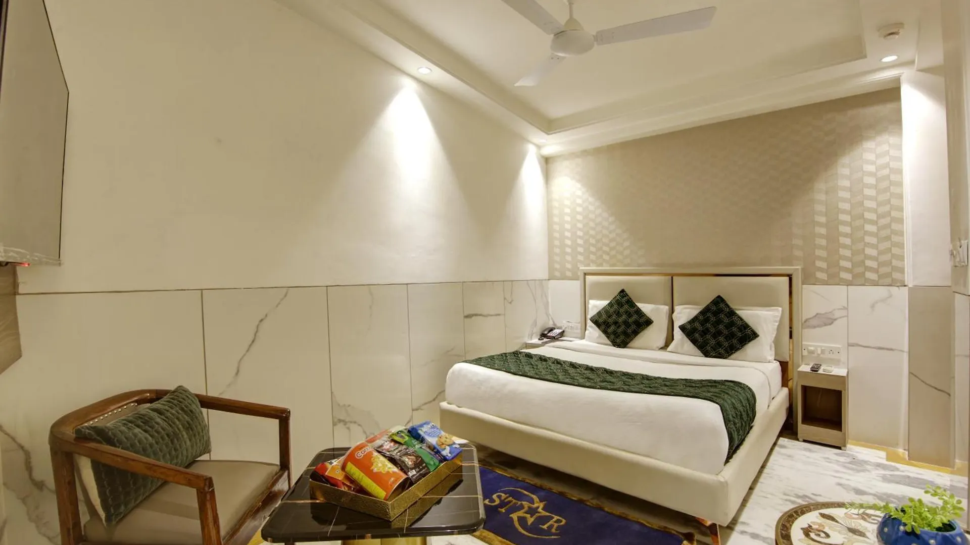 Hotel Transit International- Aerocity Delhi Airport New Delhi 3*,