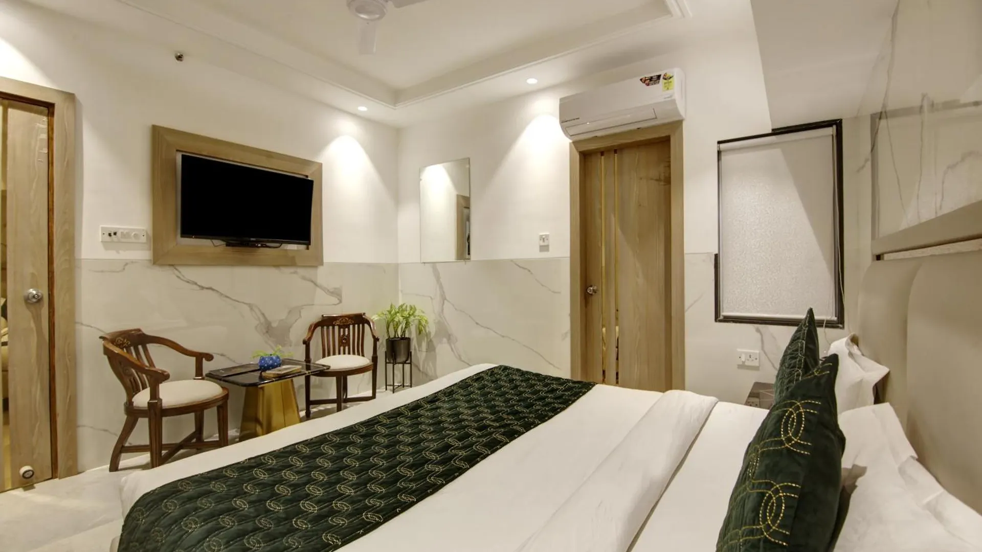 ***  Hotel Transit International- Aerocity Delhi Airport New Delhi India