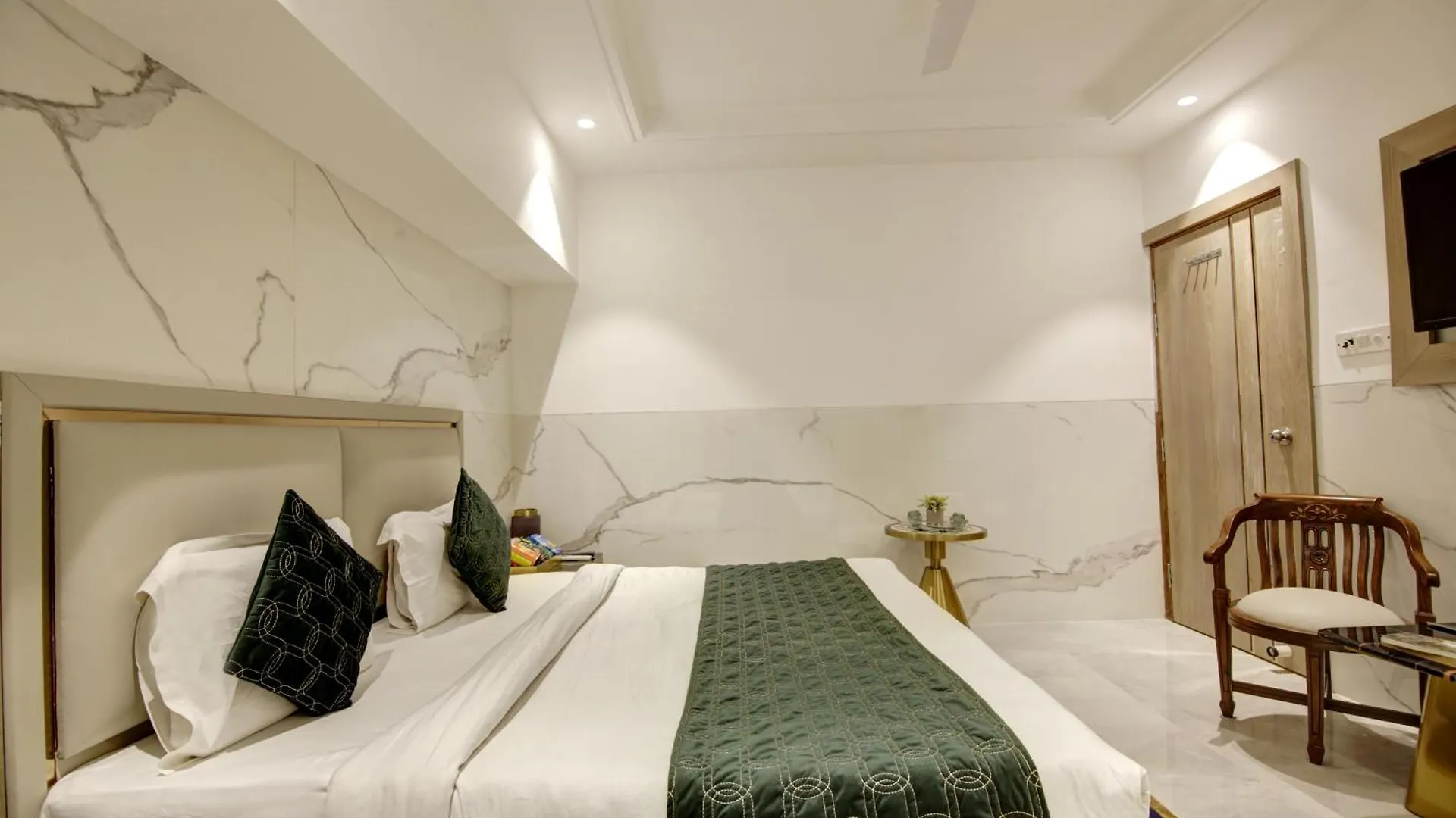 ***  Hotel Transit International- Aerocity Delhi Airport New Delhi India