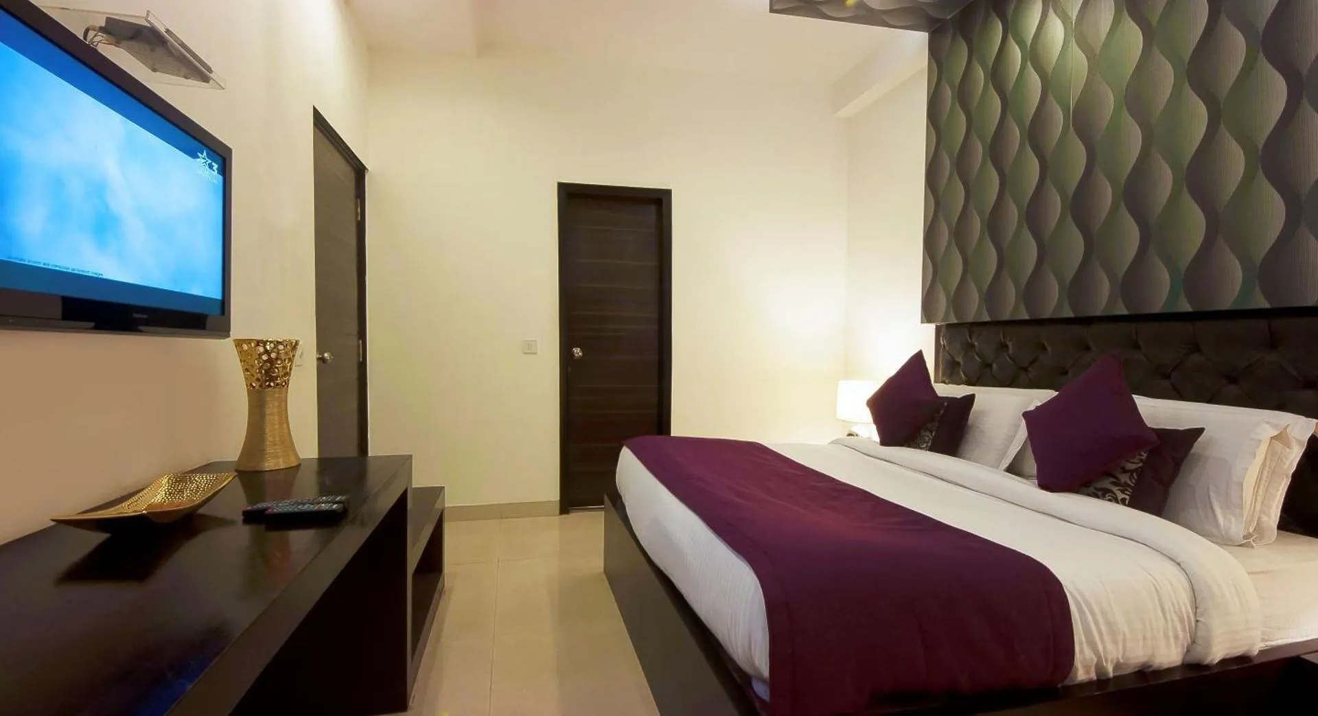 Hotel Transit International- Aerocity Delhi Airport New Delhi